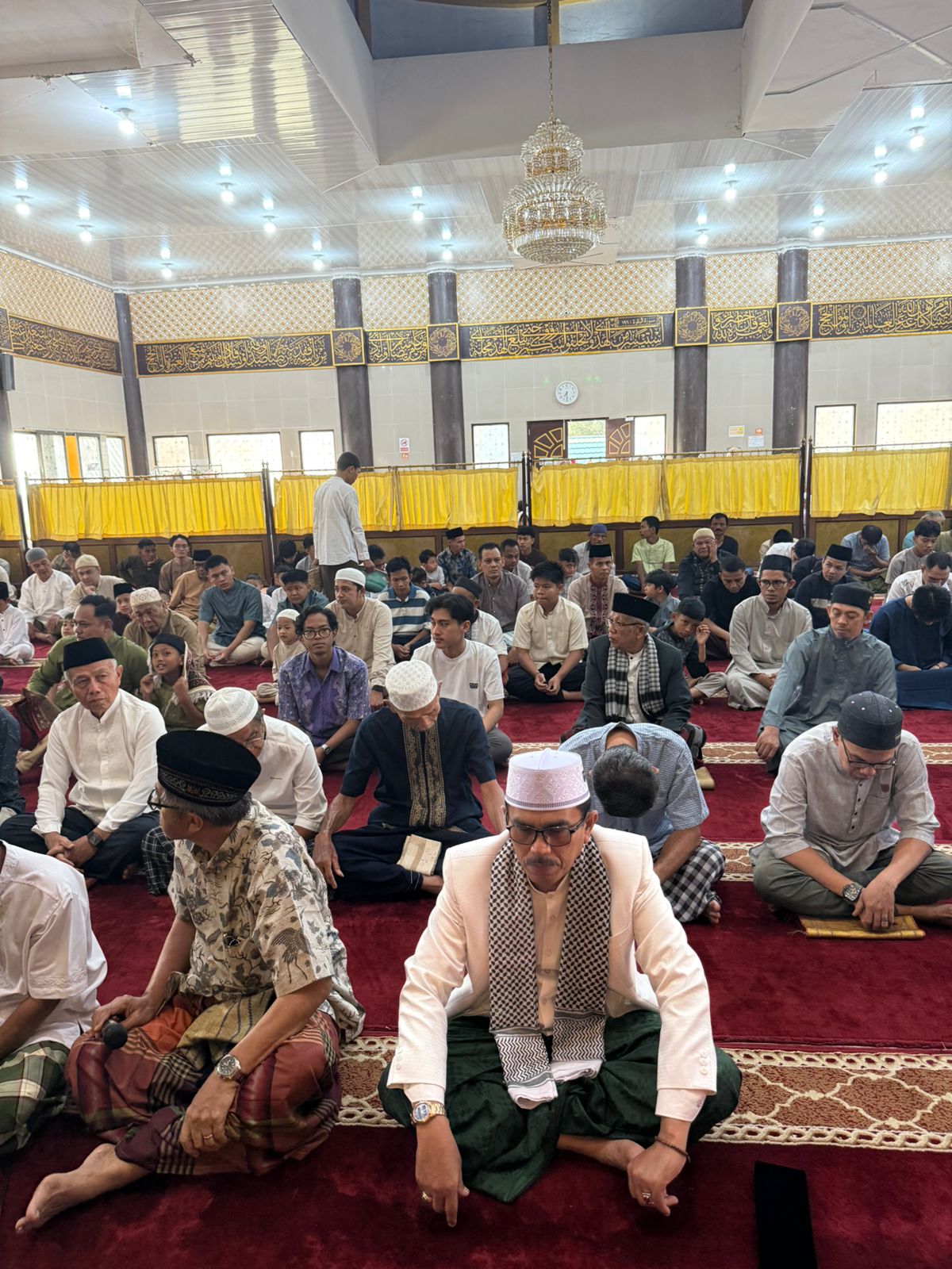 Sholat Ied di Mesjid Darul Hujjaj Asrama Haji Padang Berlangsung Khidmat, Ratusan Masyarakat Padati Mesjid