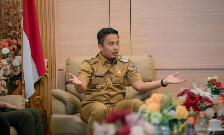 Pengadaan Barang Mewah Rumah Dinas Wagub Sumbar Vasko Ruseimy Jadi Sorotan