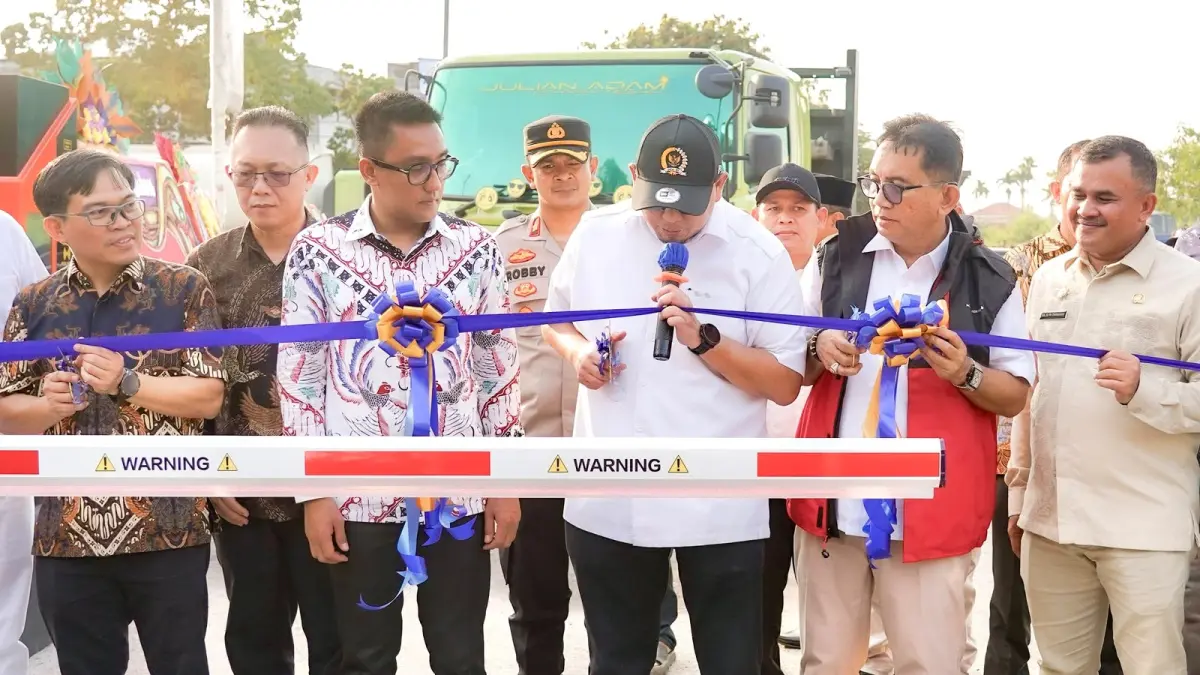 Andre Rosiade dan Rachmad Wijaya Dukung Logistik Teluk Bayur, Resmikan Area Parkir Truk Bypass Padang