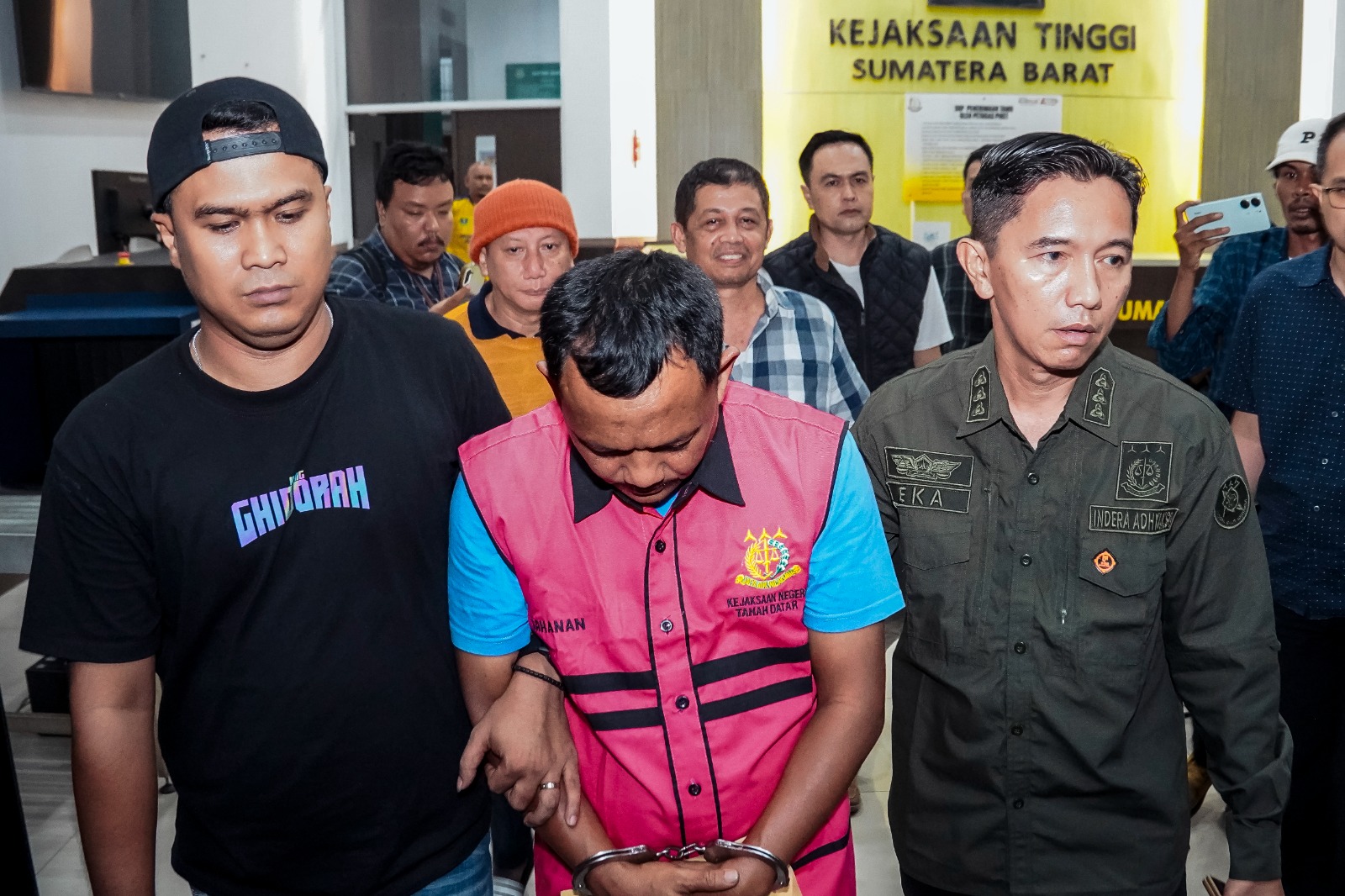 GURU SILAT SEKALIGUS PEDAGANG NASI DITANGKAP DI BATU SANGKAR