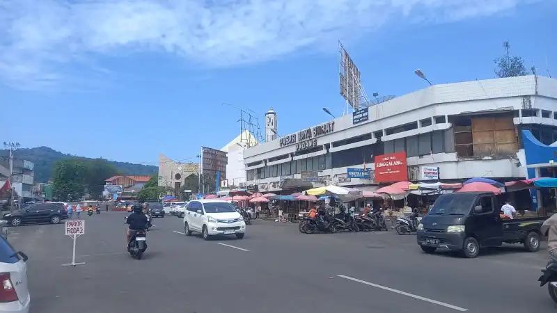 Pedagang Kaki Lima Pasar Raya Padang Bingung Soal Relokasi Jelang Revitalisasi