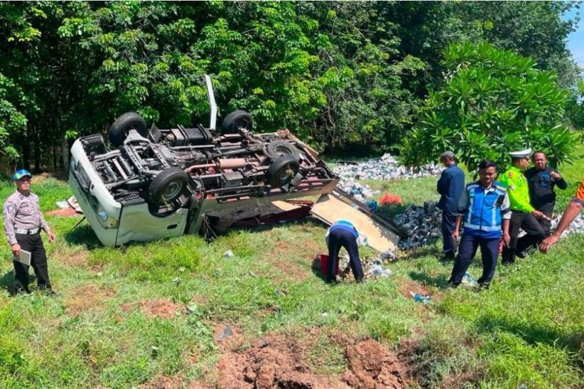 Kecelakaan Tunggal di Tol Sergai, Mobil Pikap Masuk Perkebunan Sawit