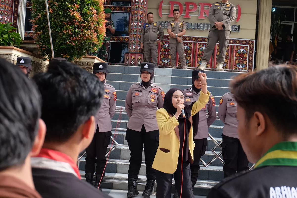 Ratusan Mahasiswa Tuntut Evaluasi MBG dan Stabilitas Ekonomi Nasional