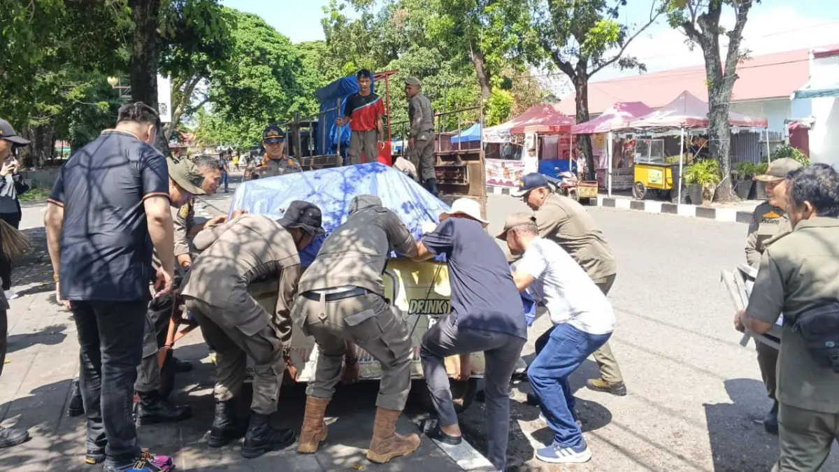 GOR Haji Agus Salim Padang Direvitalisasi, Pemprov dan Pemko Mulai Tertibkan PKL