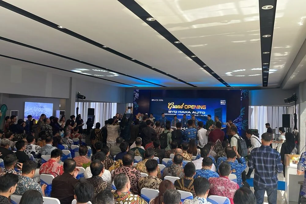 Harga BBM Naik, Minat Mobil Listrik di Jateng Meningkat Tajam