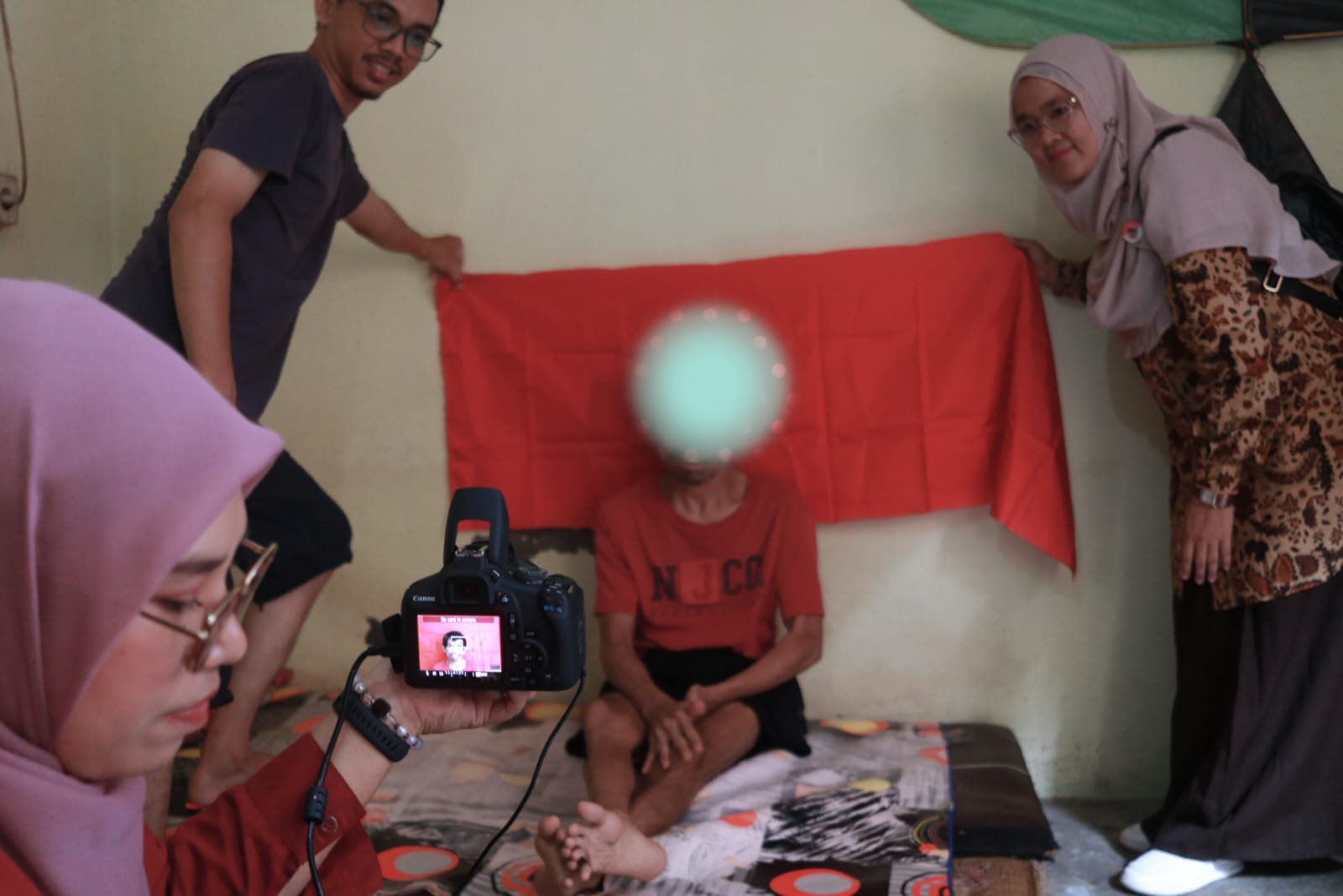 Kecamatan Lubuk Begalung Jemput Bola, Layani Perekaman e-KTP Warga Rentan hingga ke Rumah